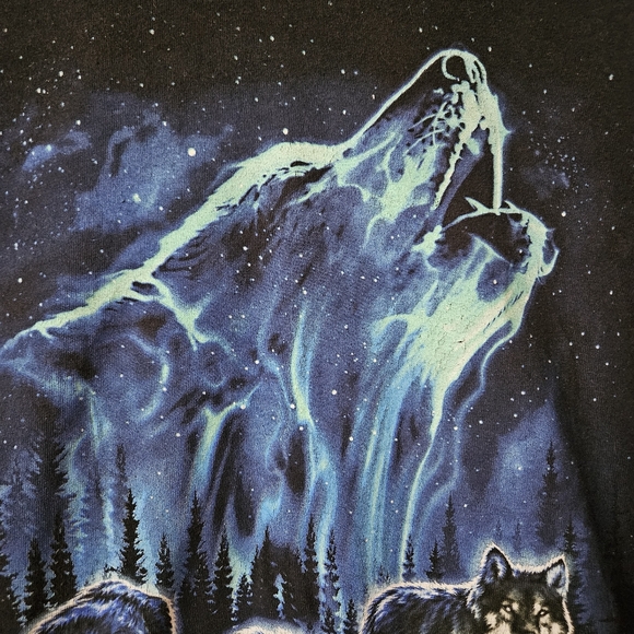DOM Short Sleeve Graphic T-Shirt Mens XL Wolves Mystical Northern Lights ODM - Picture 4 of 8